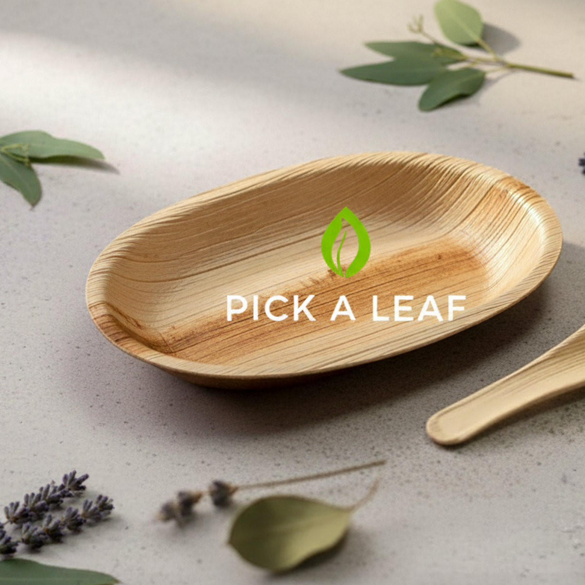 9 x 6 Oval Areca Leaf Tray (20x10)